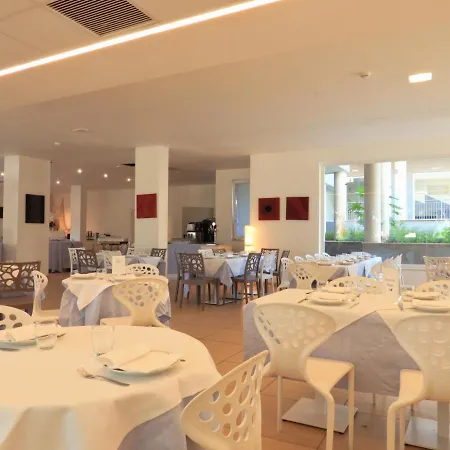 Hotel Futura Club Spiagge Bianche 4*